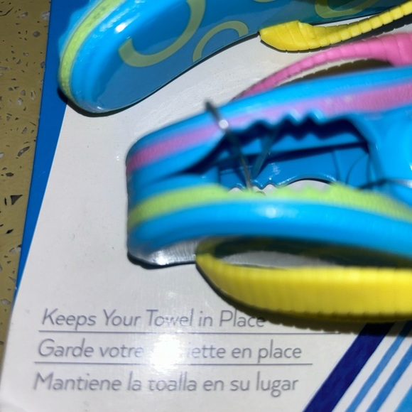 O2COOL Boca Clips Flip Flop Sandals Clips for Beach Towel Pool Patio Clothespins - Picture 3 of 3